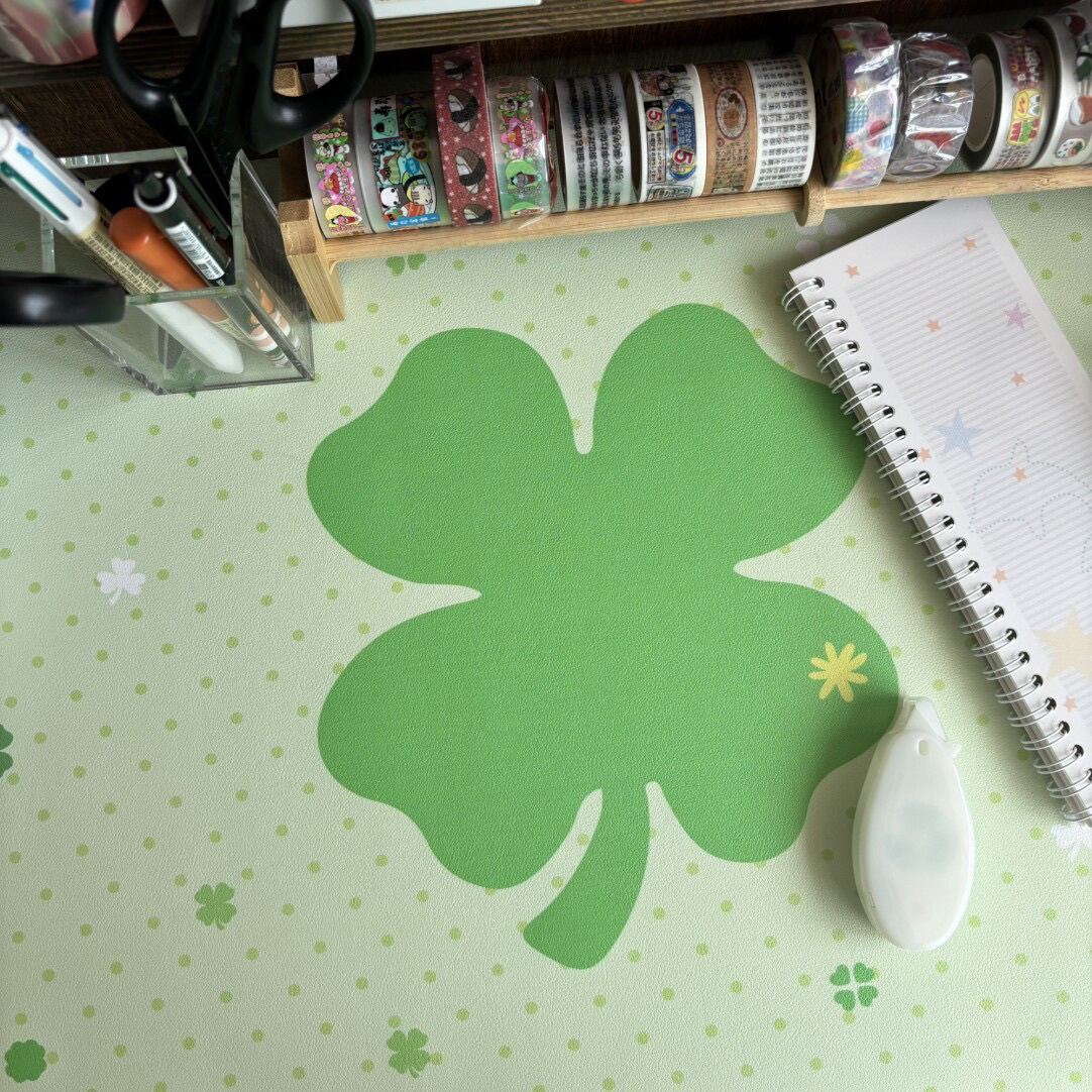 Desk Pad Leather Large - 四つ葉のクローバー 目に優しいレザーデスクパッド 大型/小型 マウスパッド ホームオフィス ゲームデスクマット