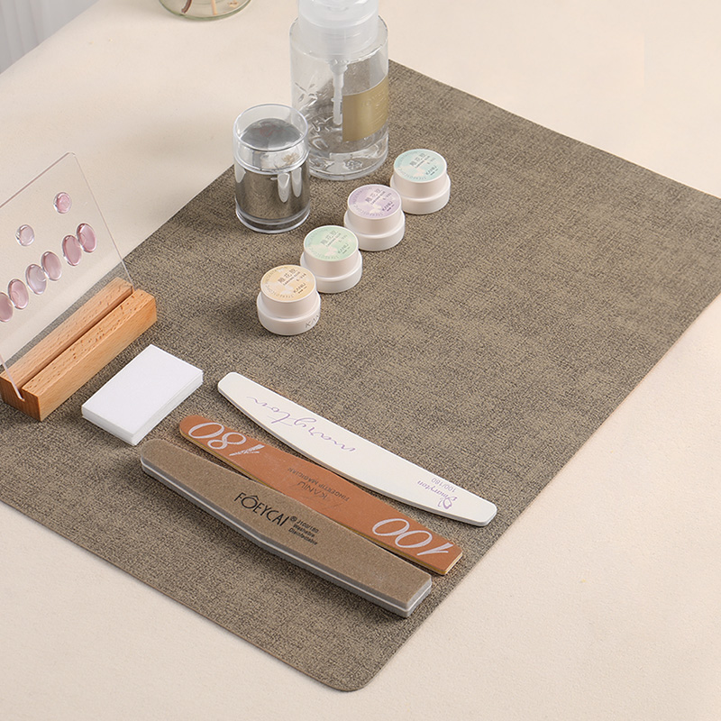 KANIU 43X30/60X42cm レザーテクスチャ ネ - Desk Pad Leather Large のレビューと価格